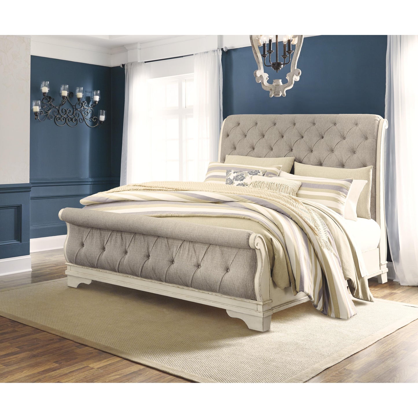Signature Design by Ashley Realyn King Upholstered Sleigh Bed B743-78/B743-76/B743-99 IMAGE 5