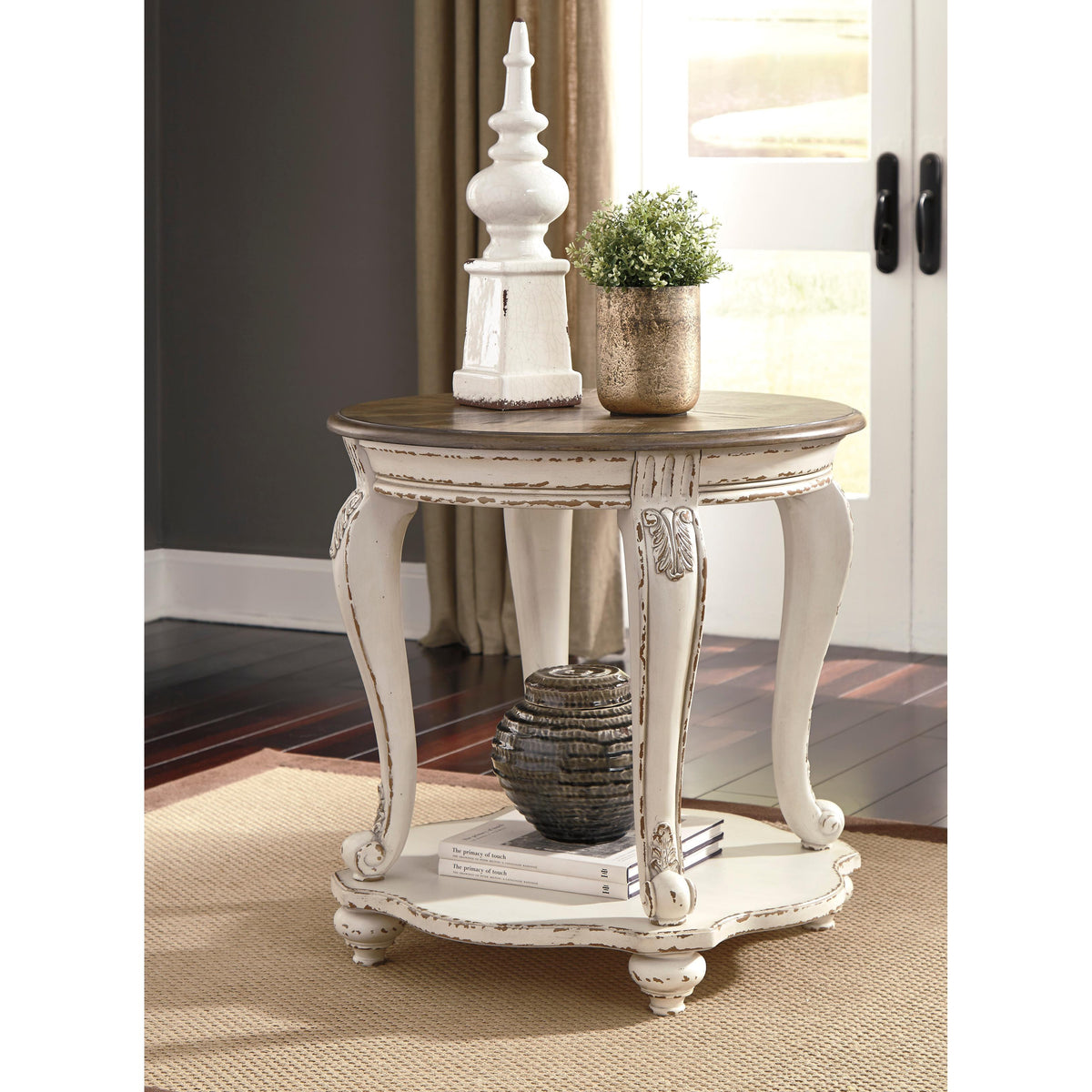 Signature Design by Ashley Realyn T743T1 Coffee Table and 2 End Tables IMAGE 3