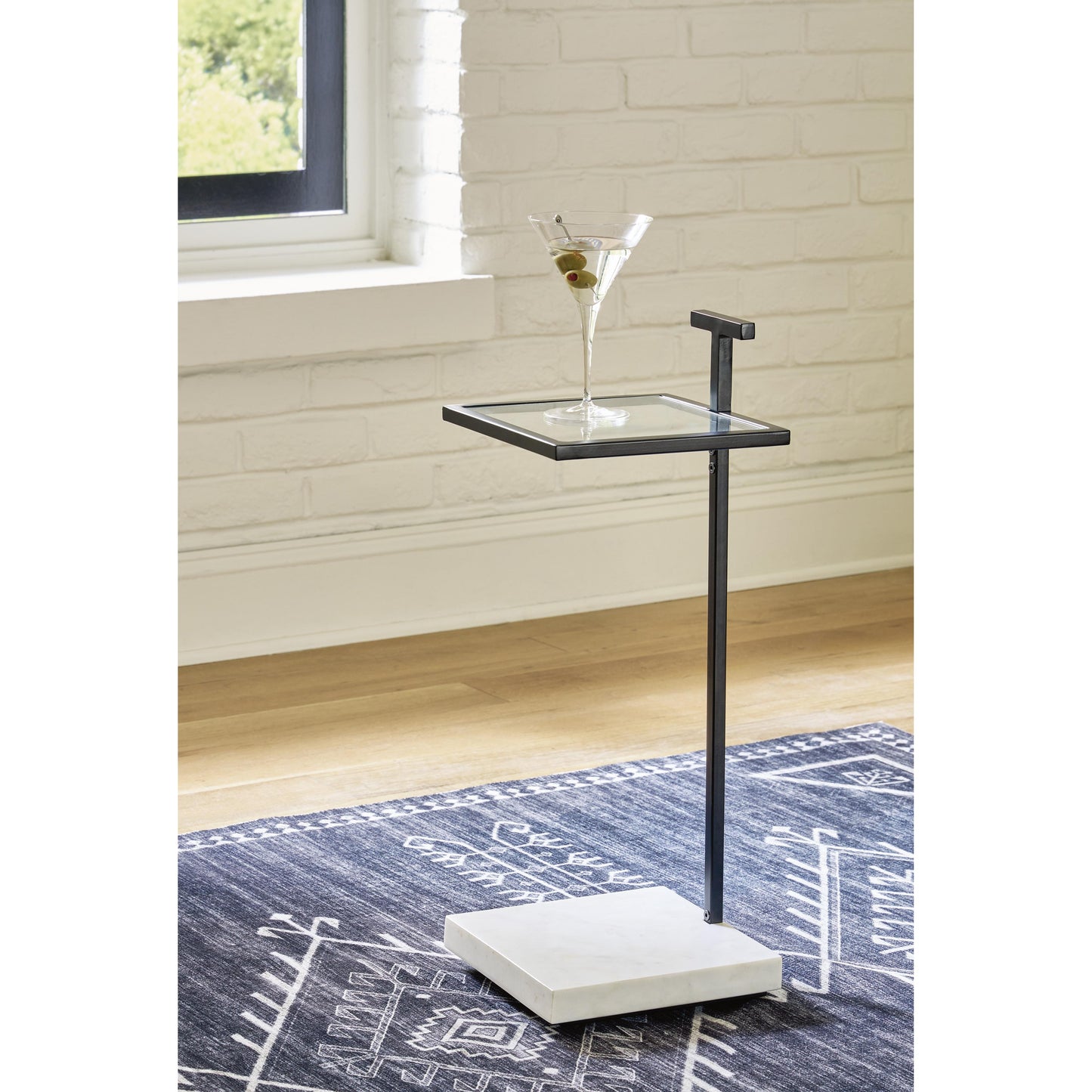 Signature Design by Ashley Occasional Tables Accent Tables A4000630 IMAGE 4