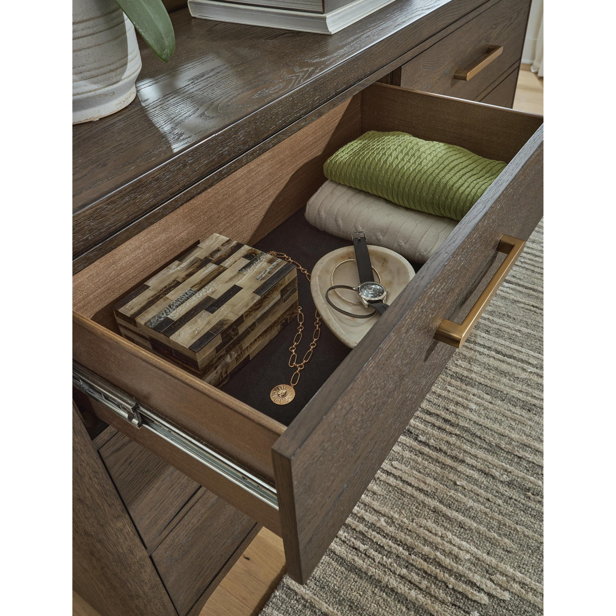 Signature Design by Ashley Radkin 6-Drawer Dresser PCB843-31 IMAGE 7