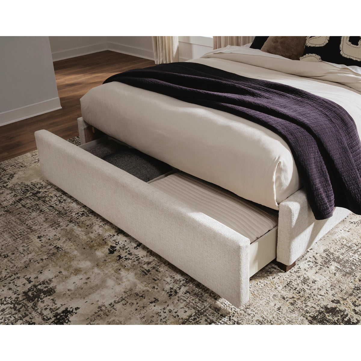 Signature Design by Ashley Brizmore PCB2611B4 Queen Upholstered Storage Bed IMAGE 8