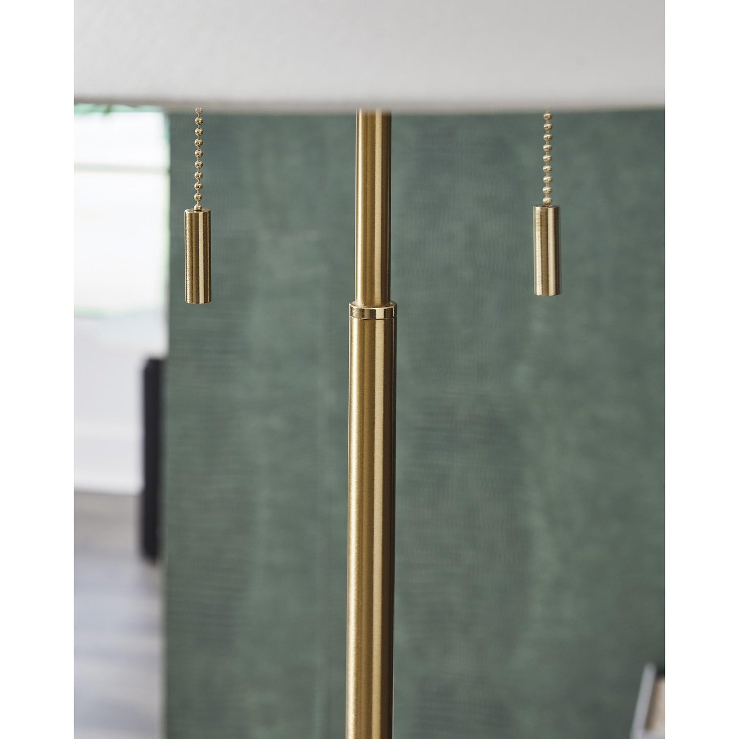 Signature Design by Ashley Haigwood L208471 Metal Floor Lamp - American Furniture of Slidell