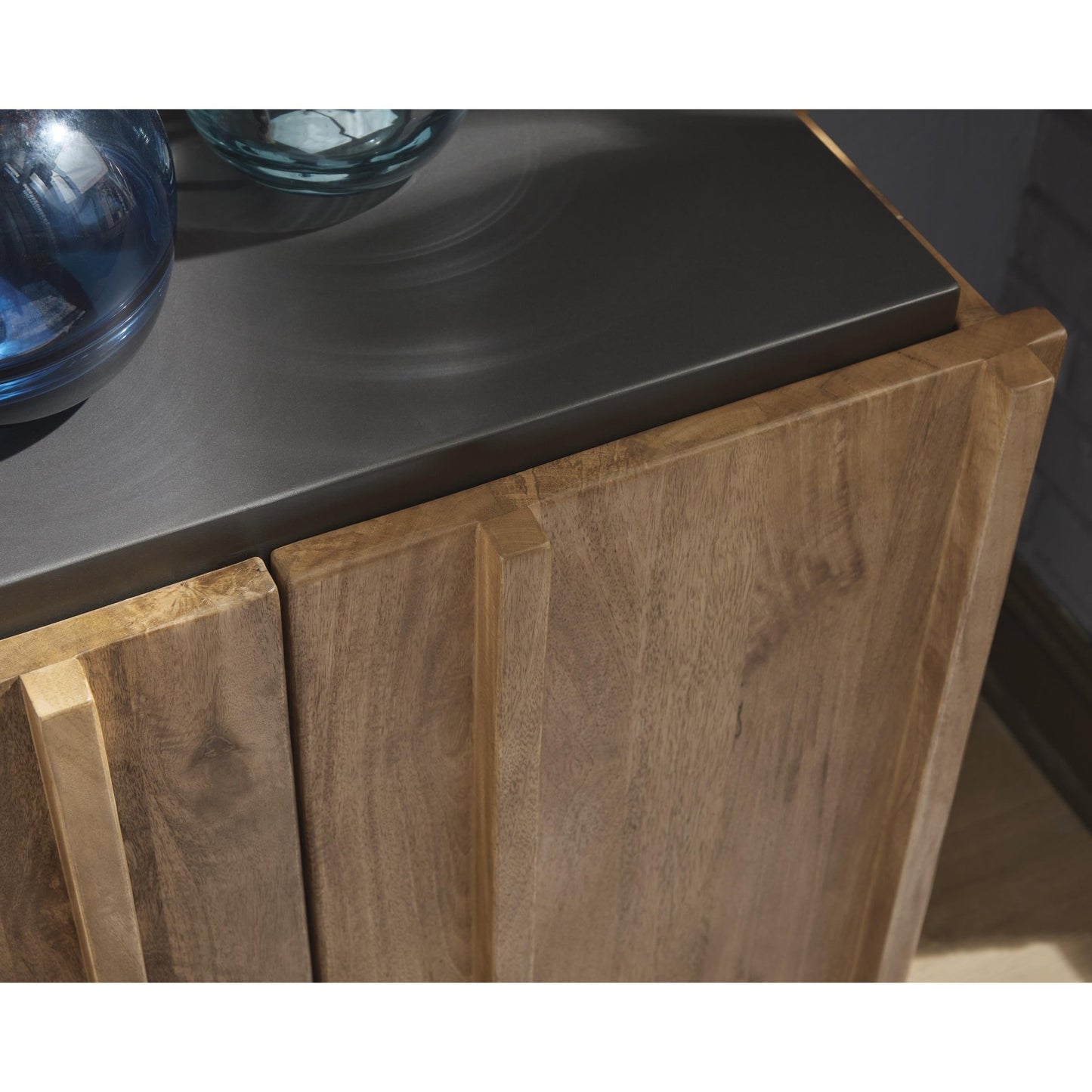 Signature Design by Ashley Quintavious A4000685 Accent Cabinet - American Furniture of Slidell