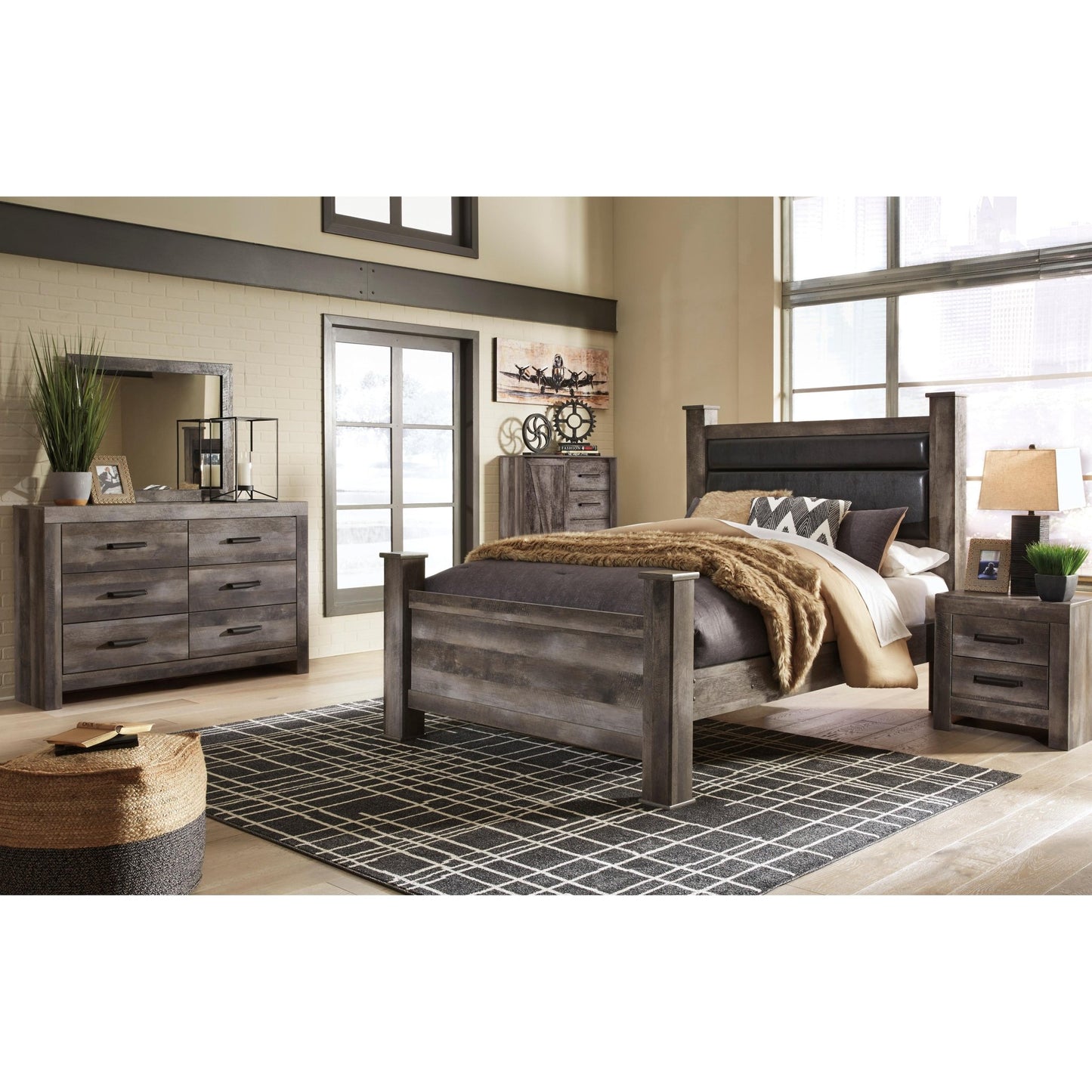 Signature Design by Ashley Wynnlow B440B7 Queen Upholstered Poster Bed - American Furniture of Slidell