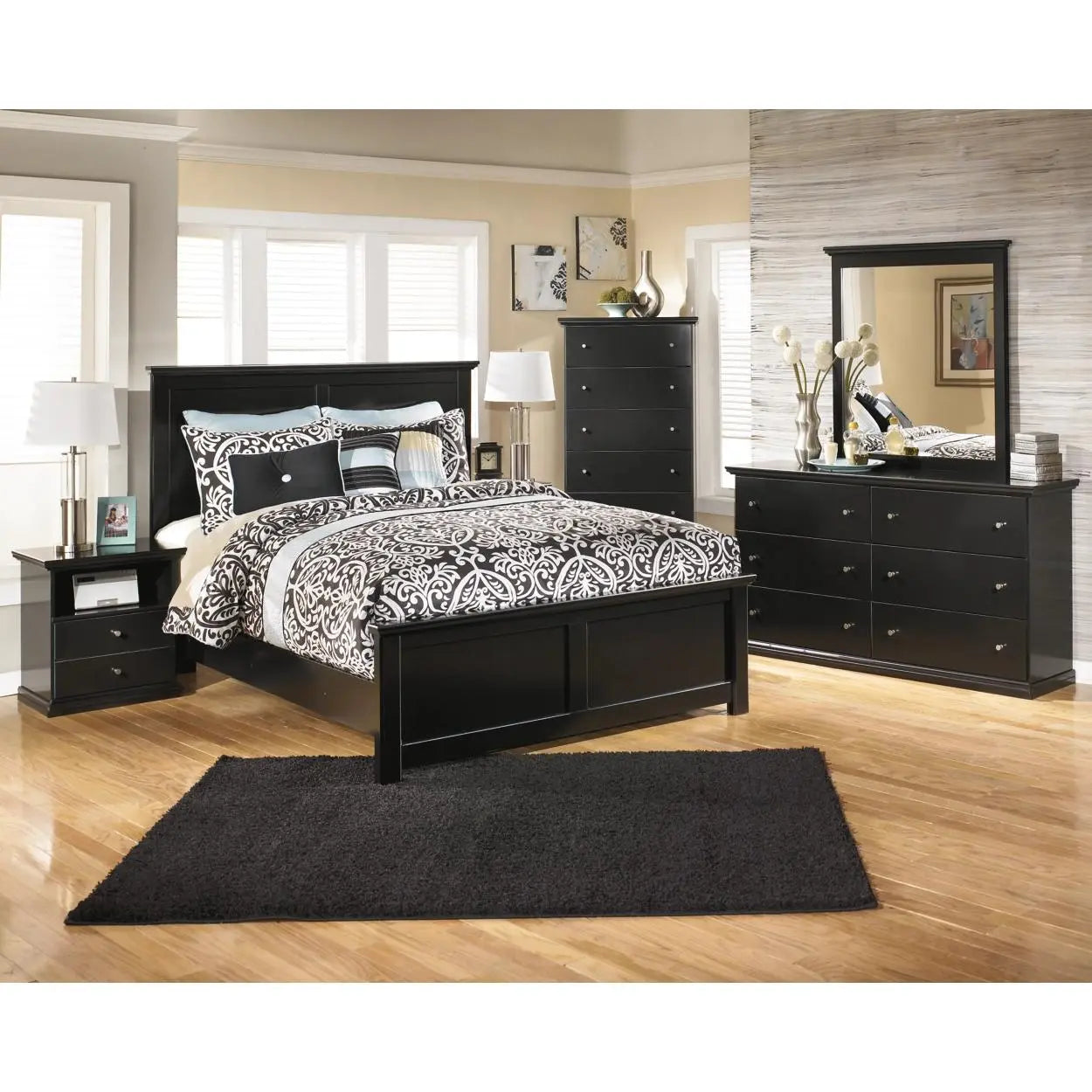 Signature Design by Ashley Maribel 5-Drawer Chest B138-46