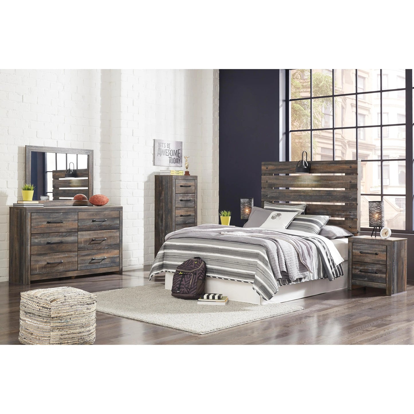 Signature Design by Ashley Drystan 5-Drawer Chest B211-11
