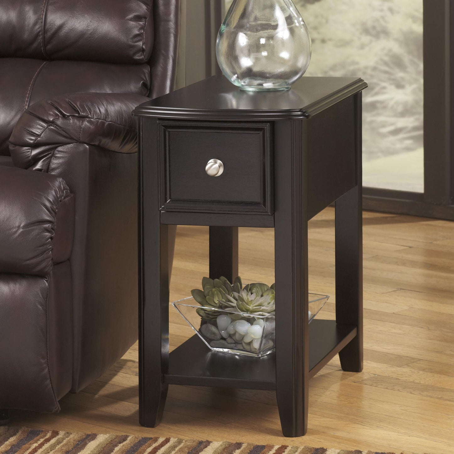 Signature Design by Ashley Breegin End Table T007-371 IMAGE 2