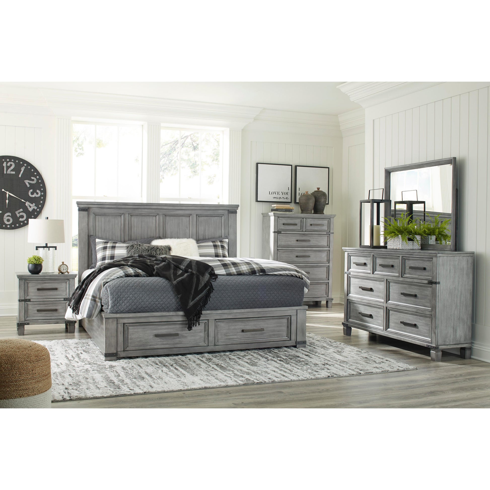 Signature Design by Ashley Russelyn B772 8 pc King Panel Bedroom Set IMAGE 1