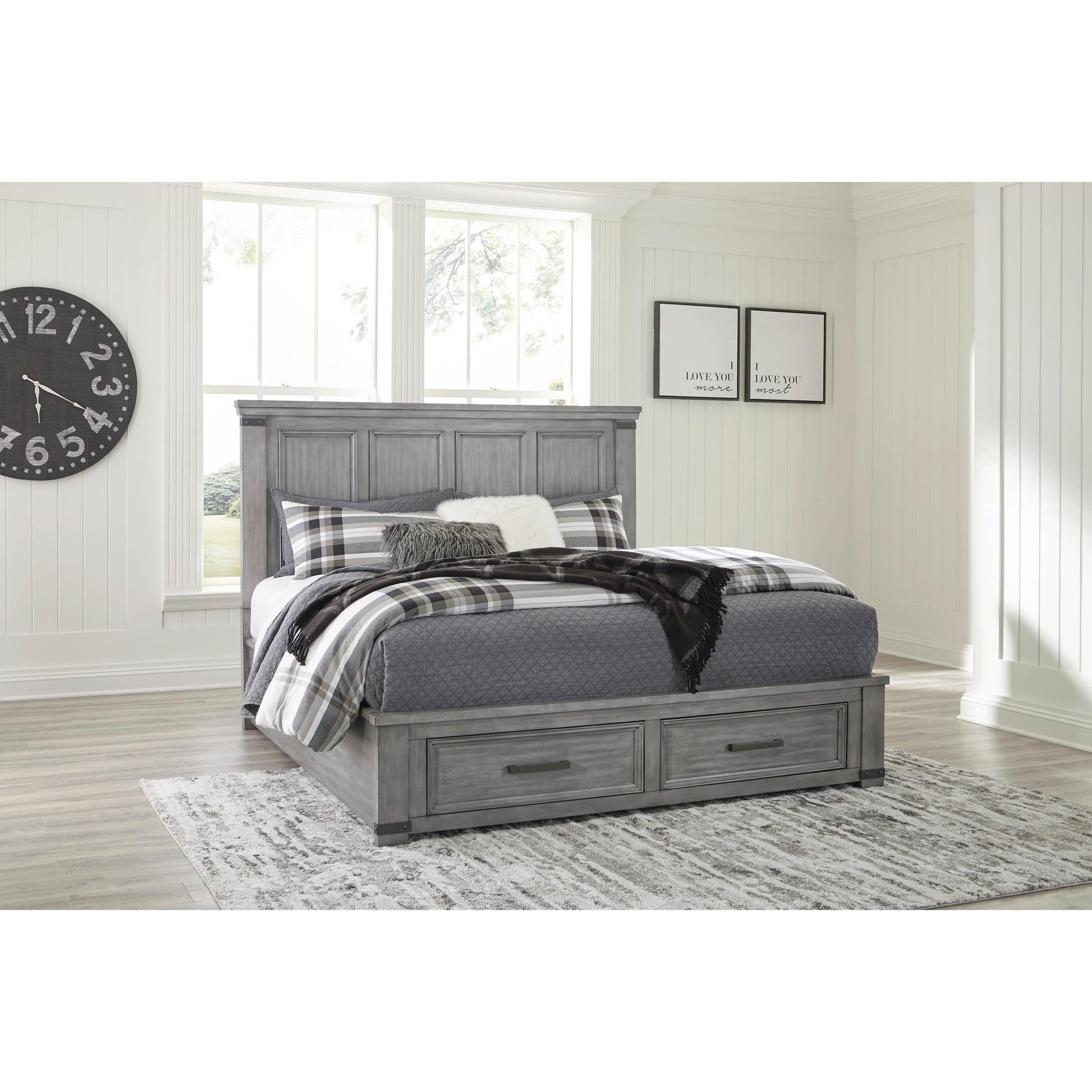 Signature Design by Ashley Russelyn B772 8 pc King Panel Bedroom Set IMAGE 2