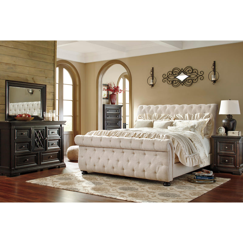 Signature Design by Ashley Willenburg Queen Upholstered Bed B643-77/B643-74/B643-98 IMAGE 3