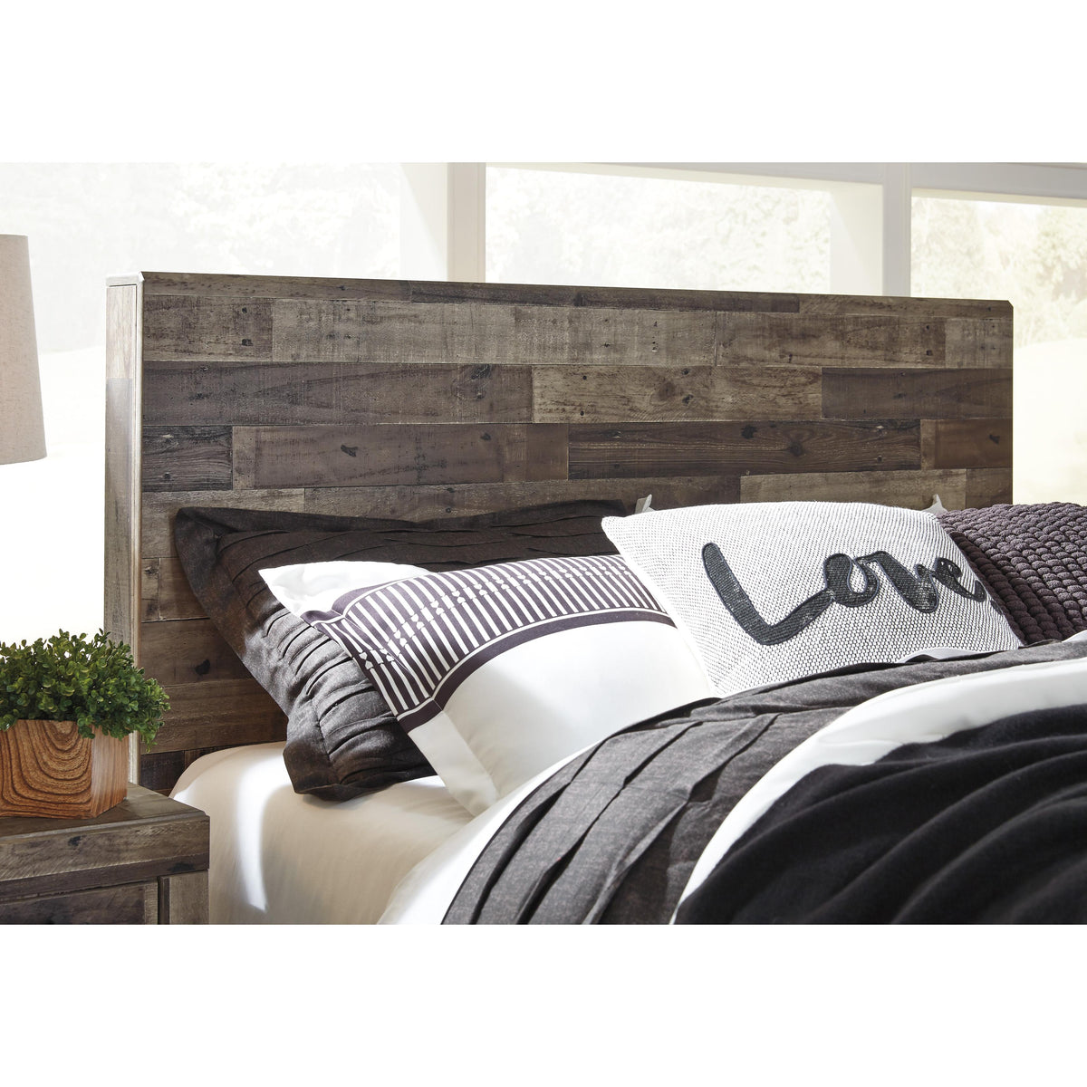  Benchcraft Derekson Queen Panel Bed with Storage B200-57/B200-54S/B200-60/B200-60/B100-13 IMAGE 3