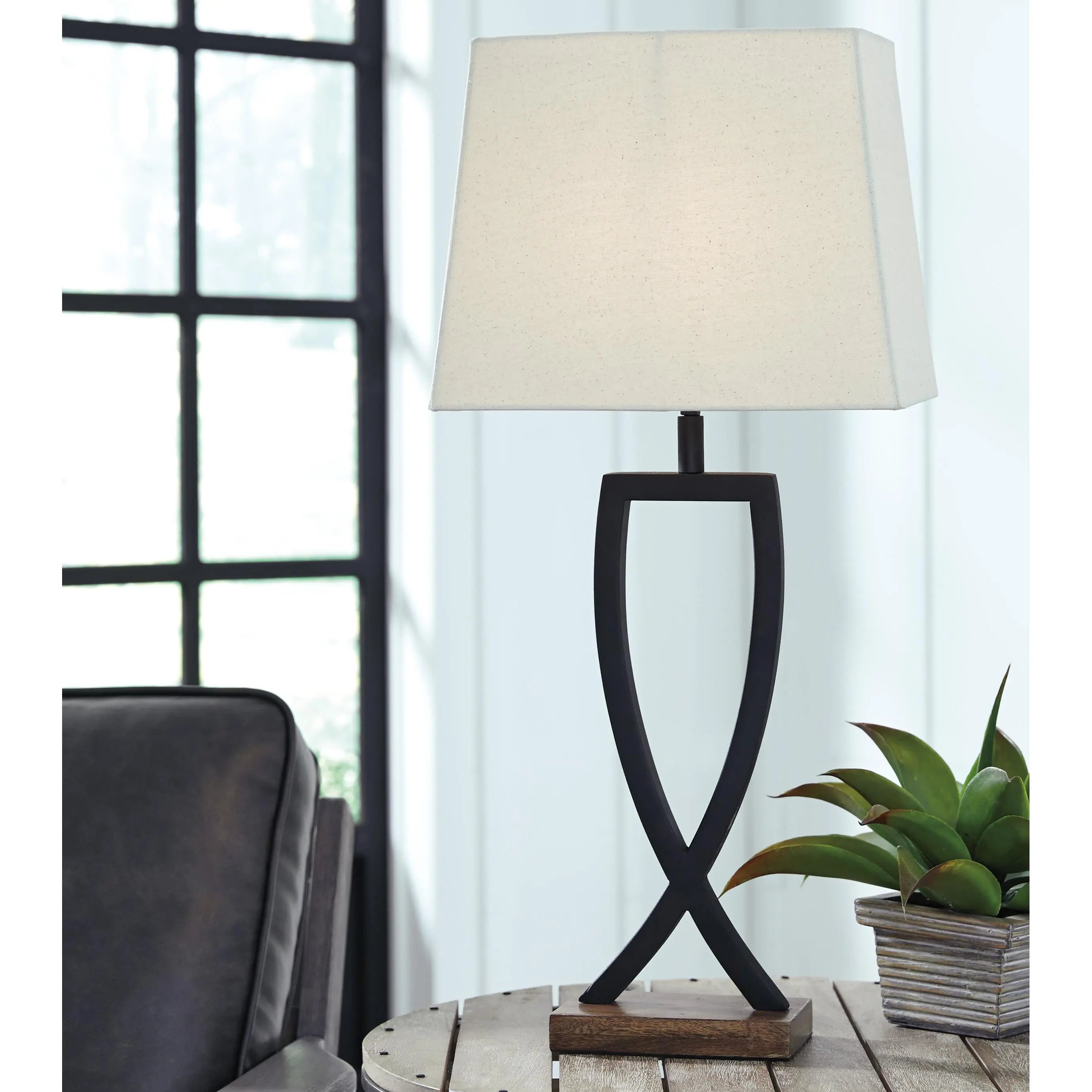 Signature Design by Ashley Makara Table Lamp L204174 - American