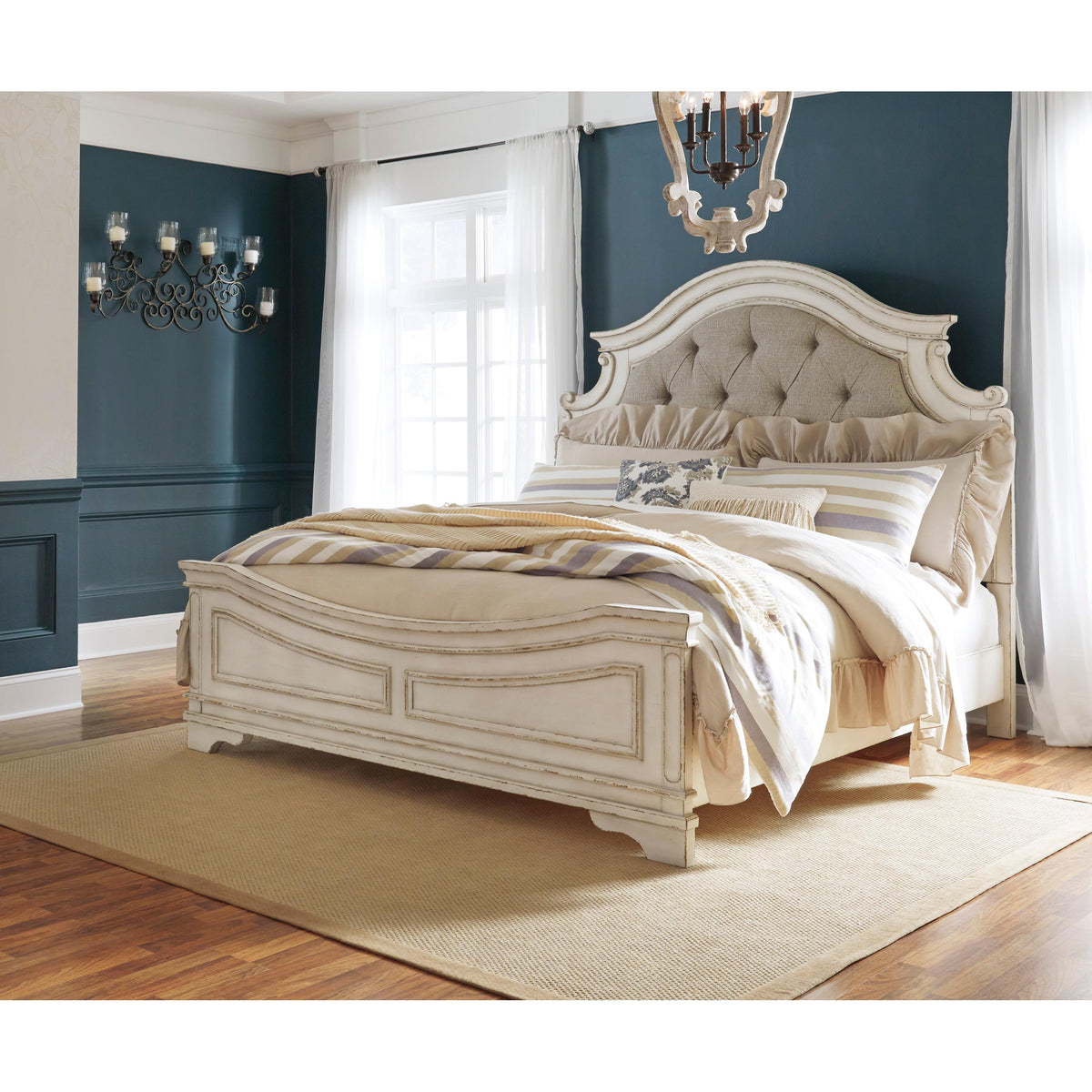  Signature Design by Ashley Realyn King Upholstered Panel Bed B743-58/B743-56/B743-97 IMAGE 2