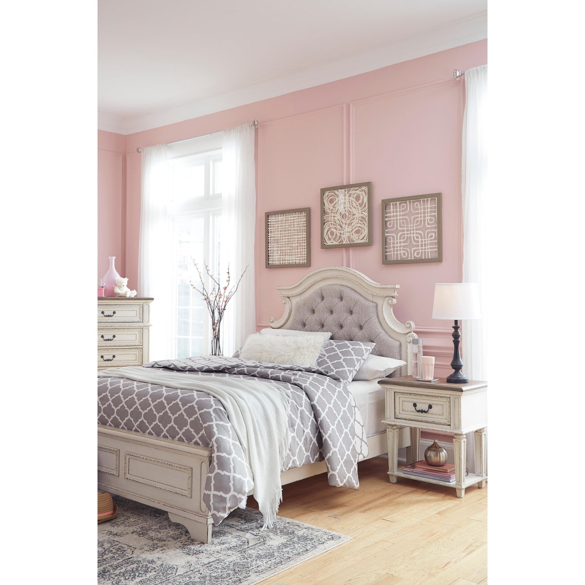  Signature Design by Ashley Realyn B743B14 Full Panel Bed IMAGE 6