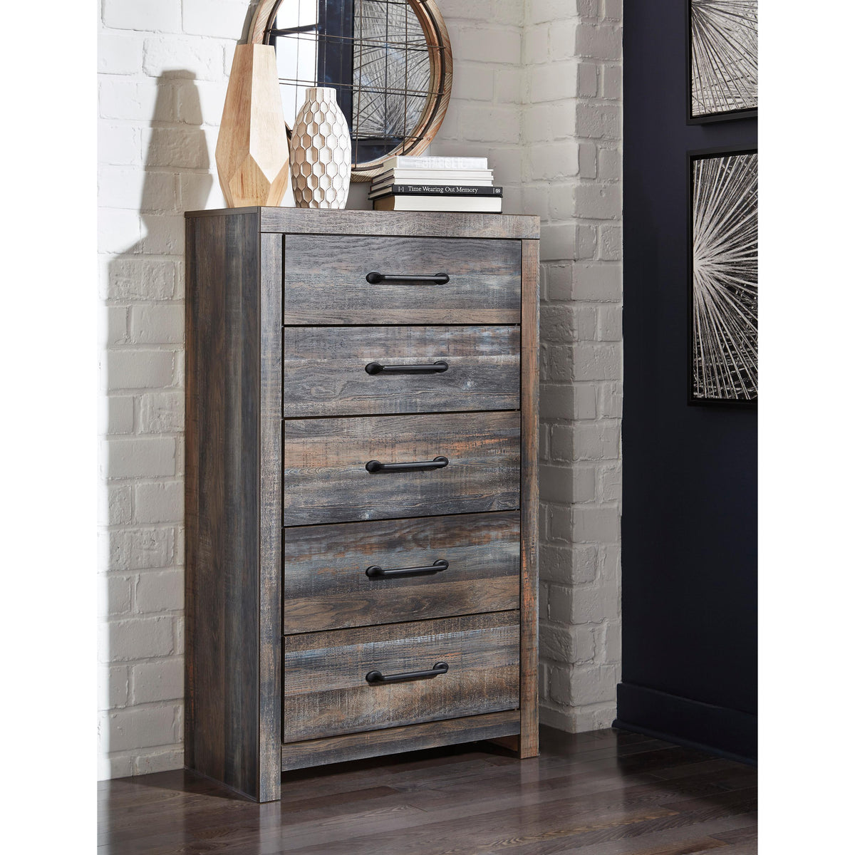  Signature Design by Ashley Drystan 5-Drawer Chest B211-46 IMAGE 4