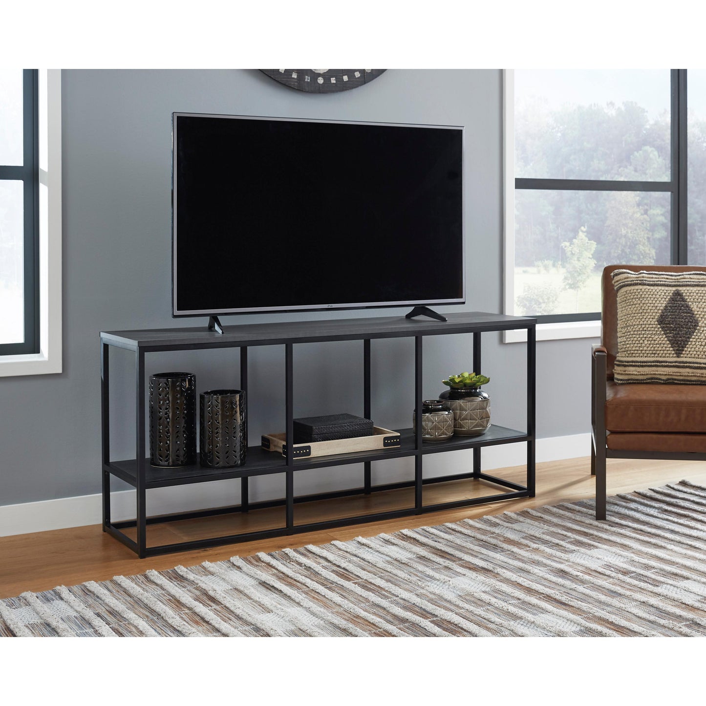 Signature Design by Ashley Yarlow TV Stand W215-10 IMAGE 5