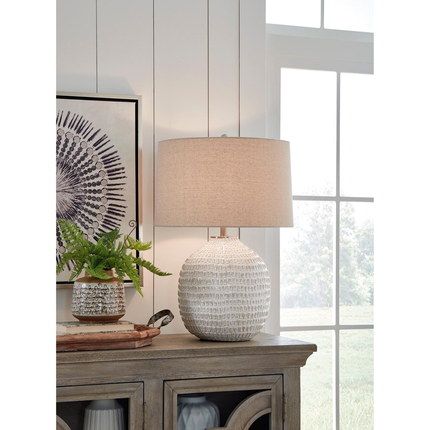 Signature Design by Ashley Jamon L100764 Ceramic Table Lamp IMAGE 3