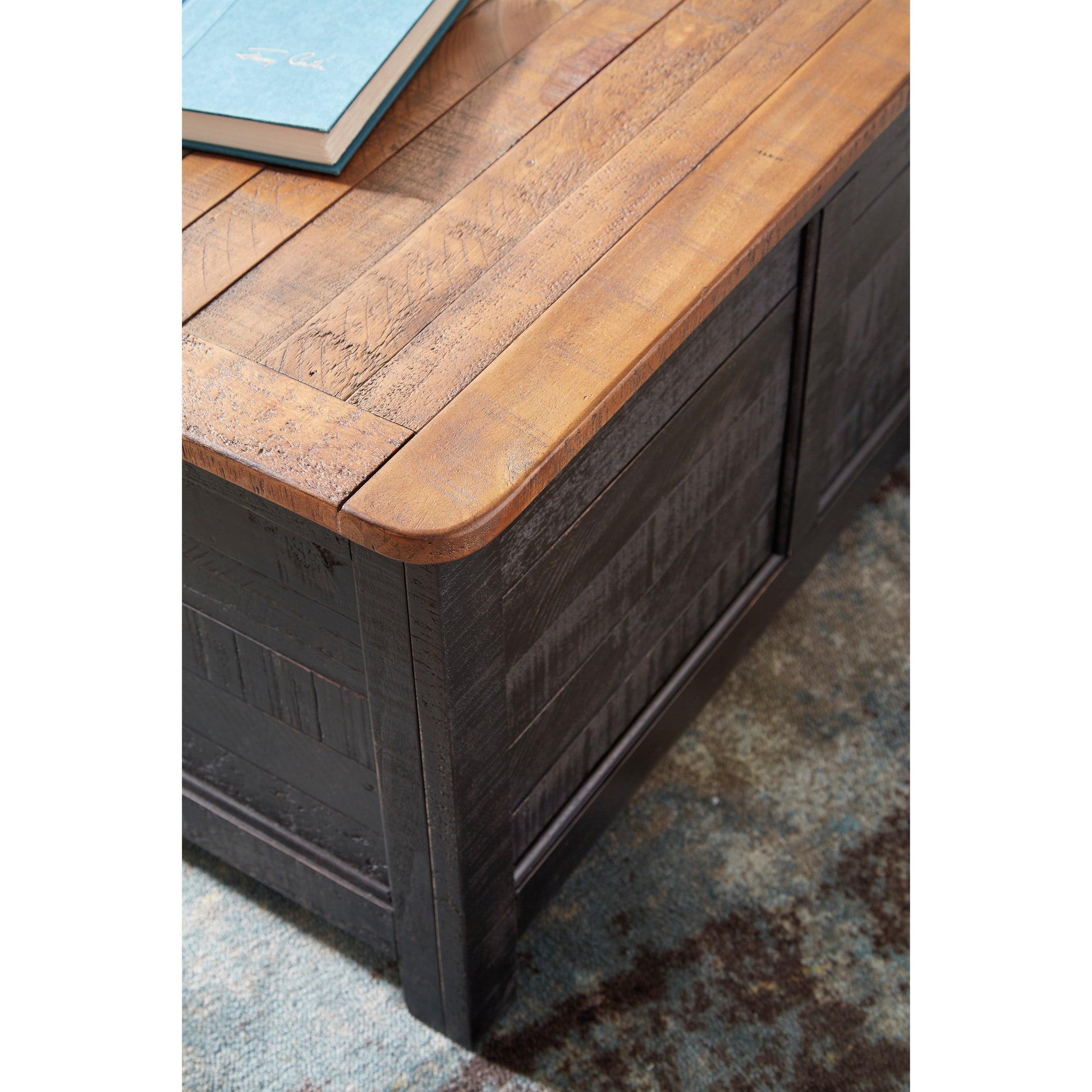 Signature Design by Ashley Home Decor Chests A4000320 IMAGE 5