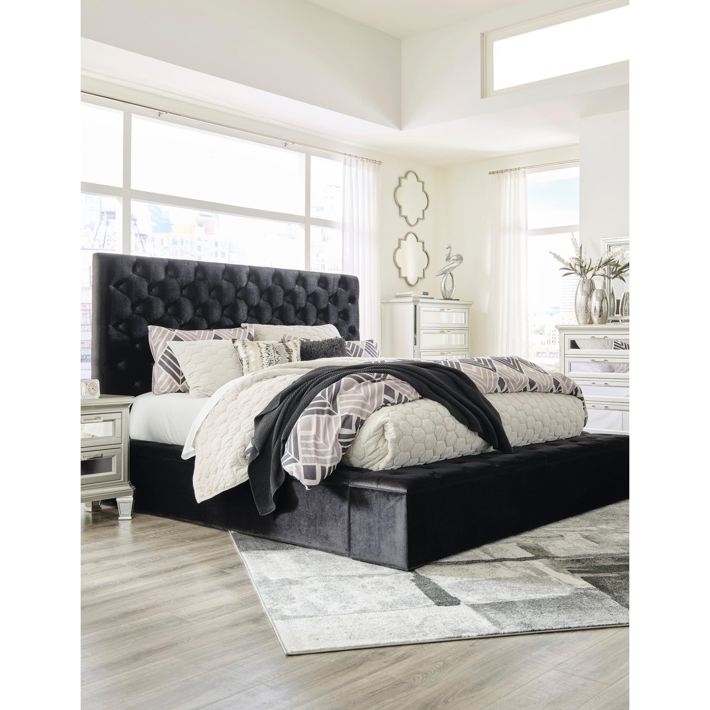 Signature Design by Ashley Lindenfield California King Upholstered Platform Bed with Storage B758-158/B758-156/B758-194 IMAGE 10