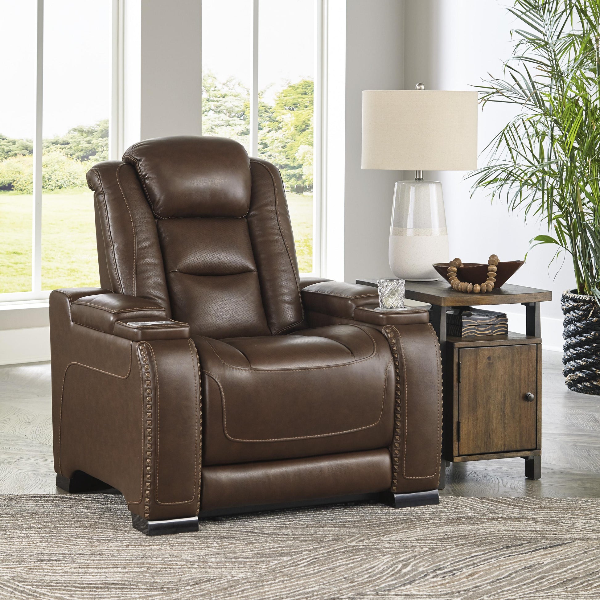 Signature Design by Ashley The Man-Den Power Leather Match Recliner U8530613 IMAGE 5