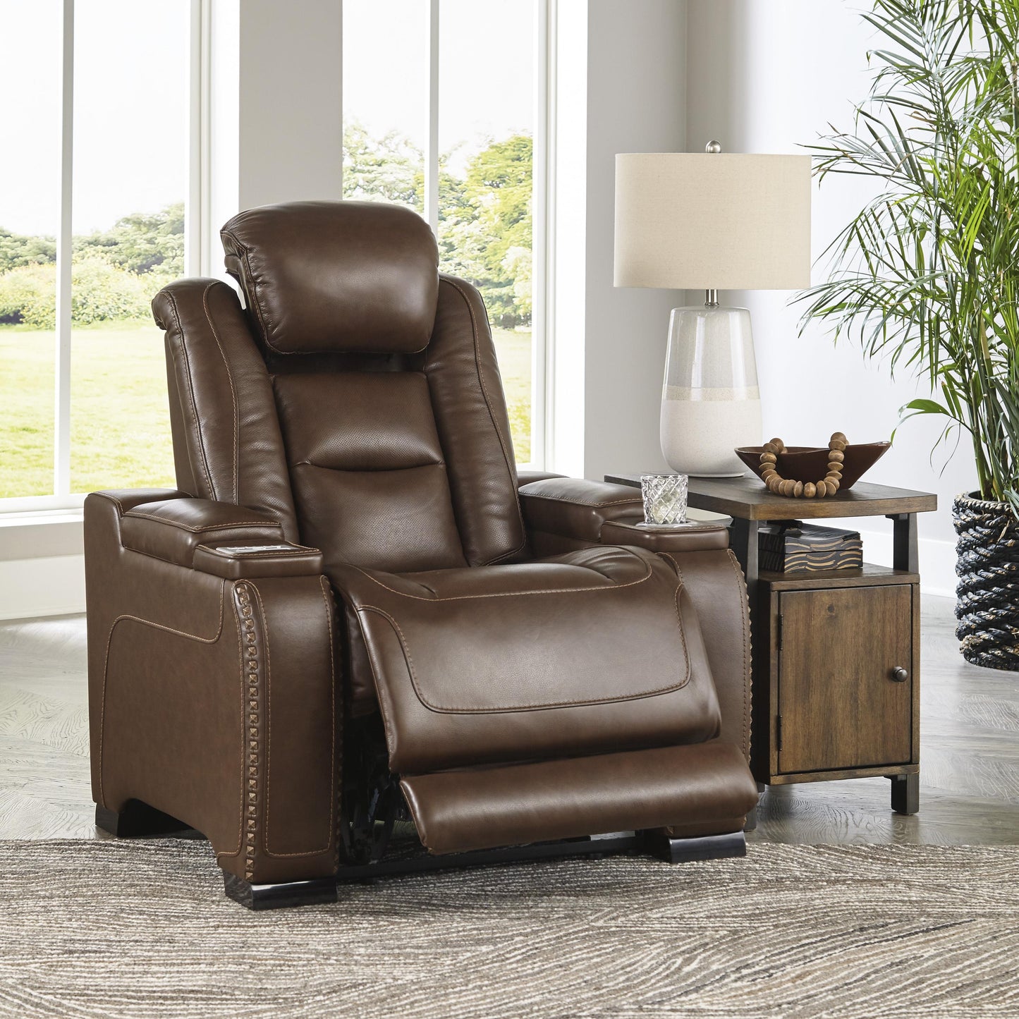 Signature Design by Ashley The Man-Den Power Leather Match Recliner U8530613 IMAGE 6