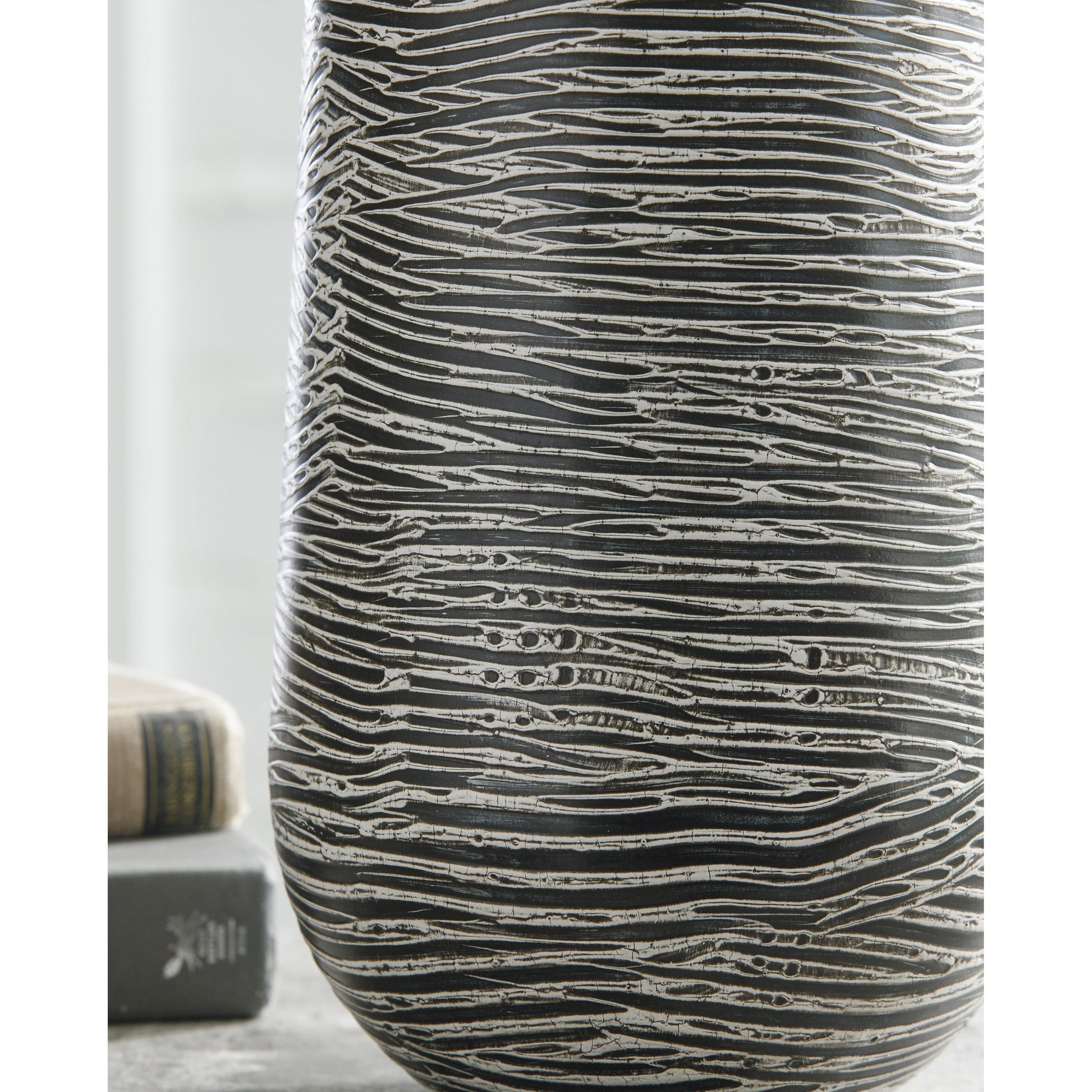 Signature Design by Ashley Fynn A2000515 Vase | American Furniture of Slidell