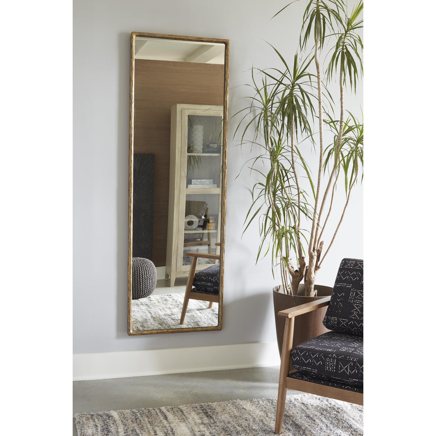 Signature Design by Ashley Ryandale Floorstanding Mirror A8010265 IMAGE 4