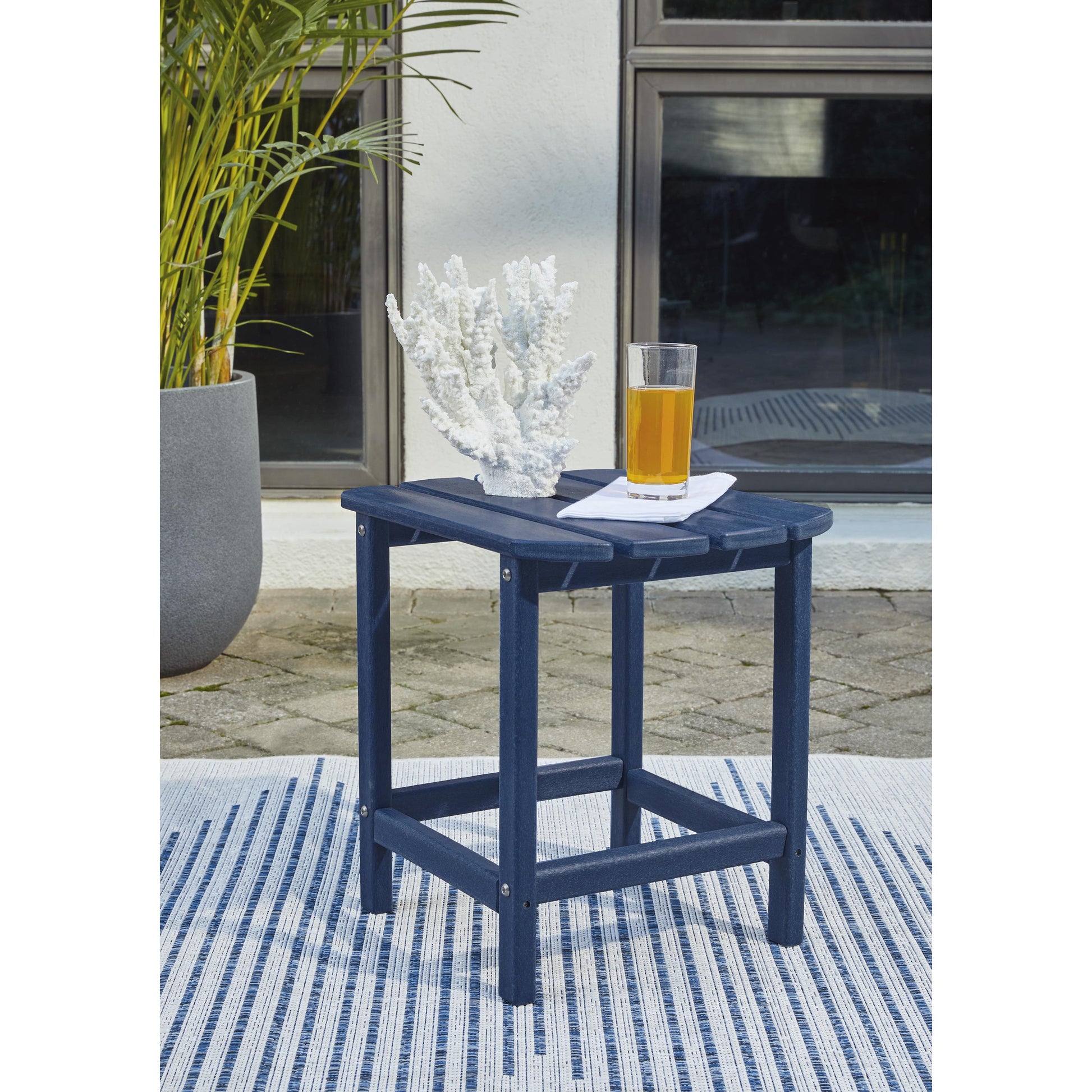 Signature Design by Ashley Outdoor Tables End Tables P009-703 IMAGE 4