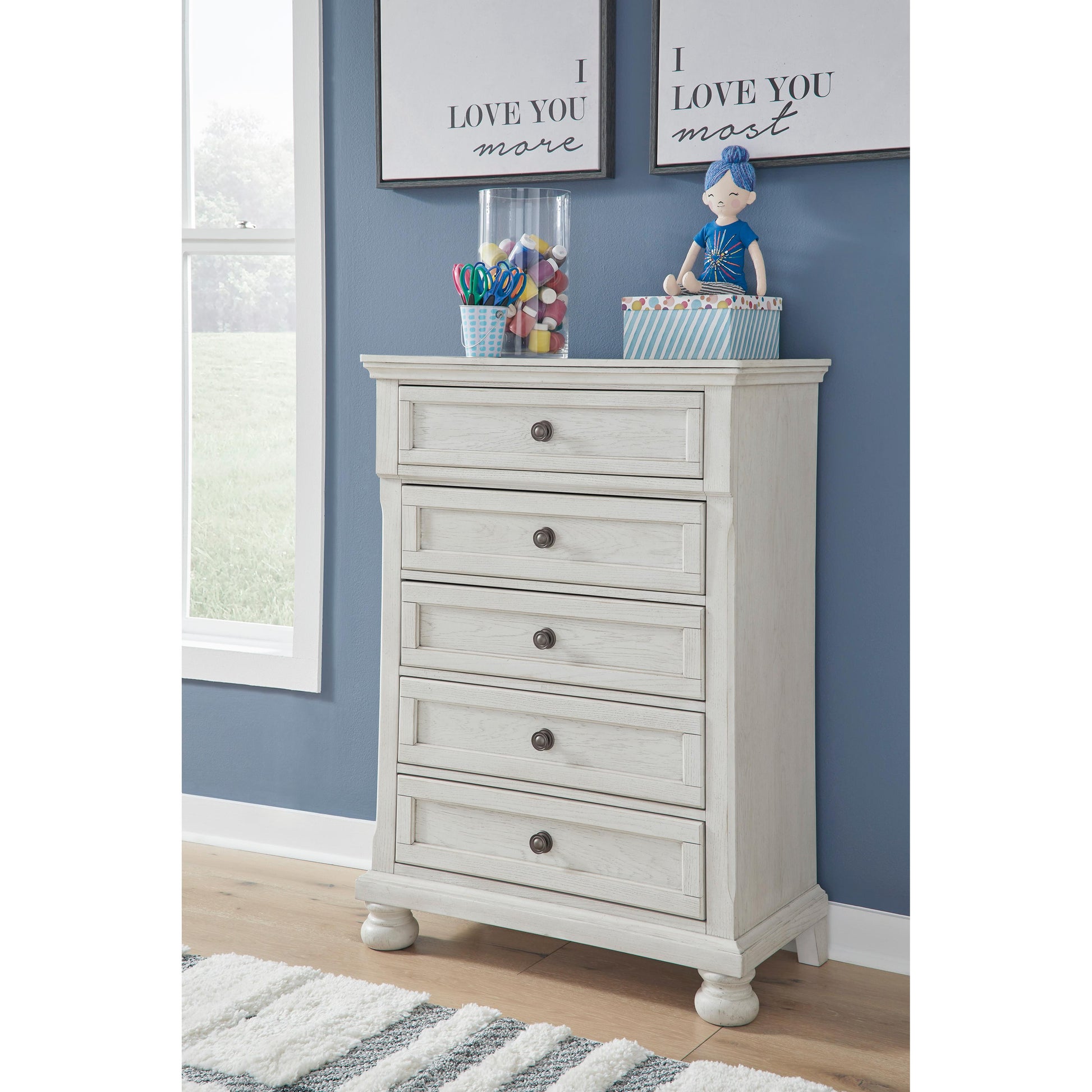 Signature Design by Ashley Robbinsdale 5-Drawer Chest B742-45 IMAGE 5