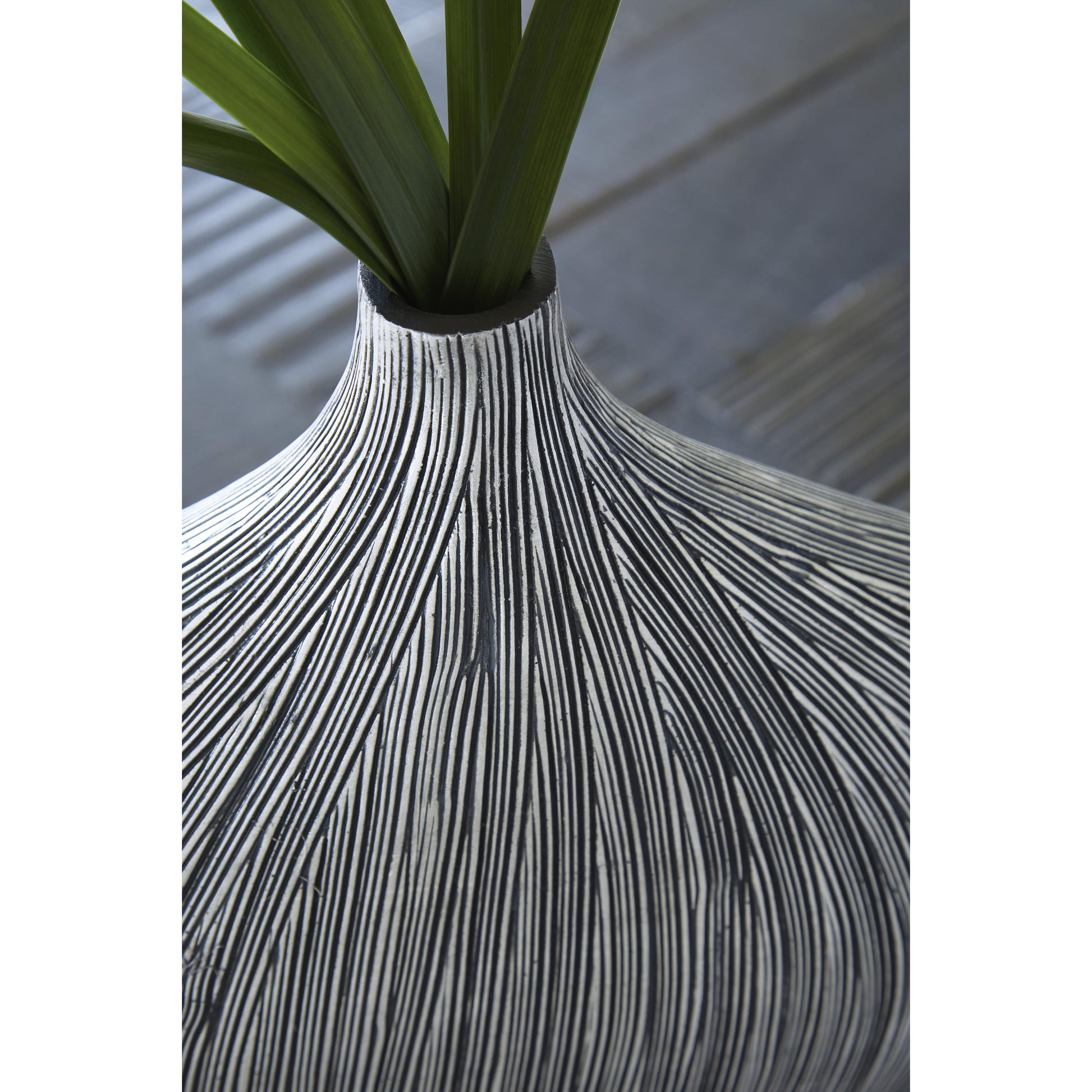 Signature Design by Ashley Home Decor Vases & Bowls A2000546 IMAGE 4