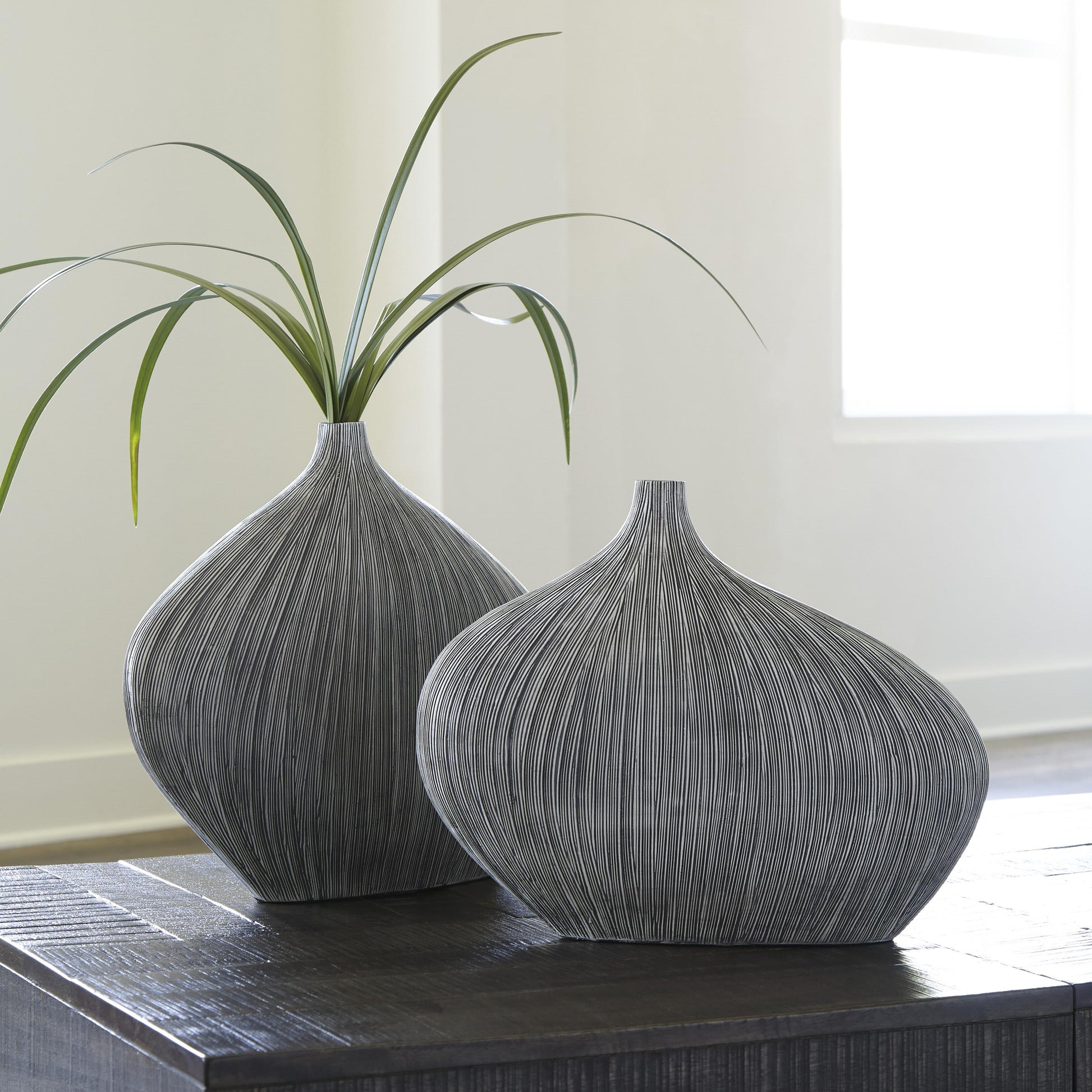 Signature Design by Ashley Home Decor Vases & Bowls A2000547 IMAGE 5