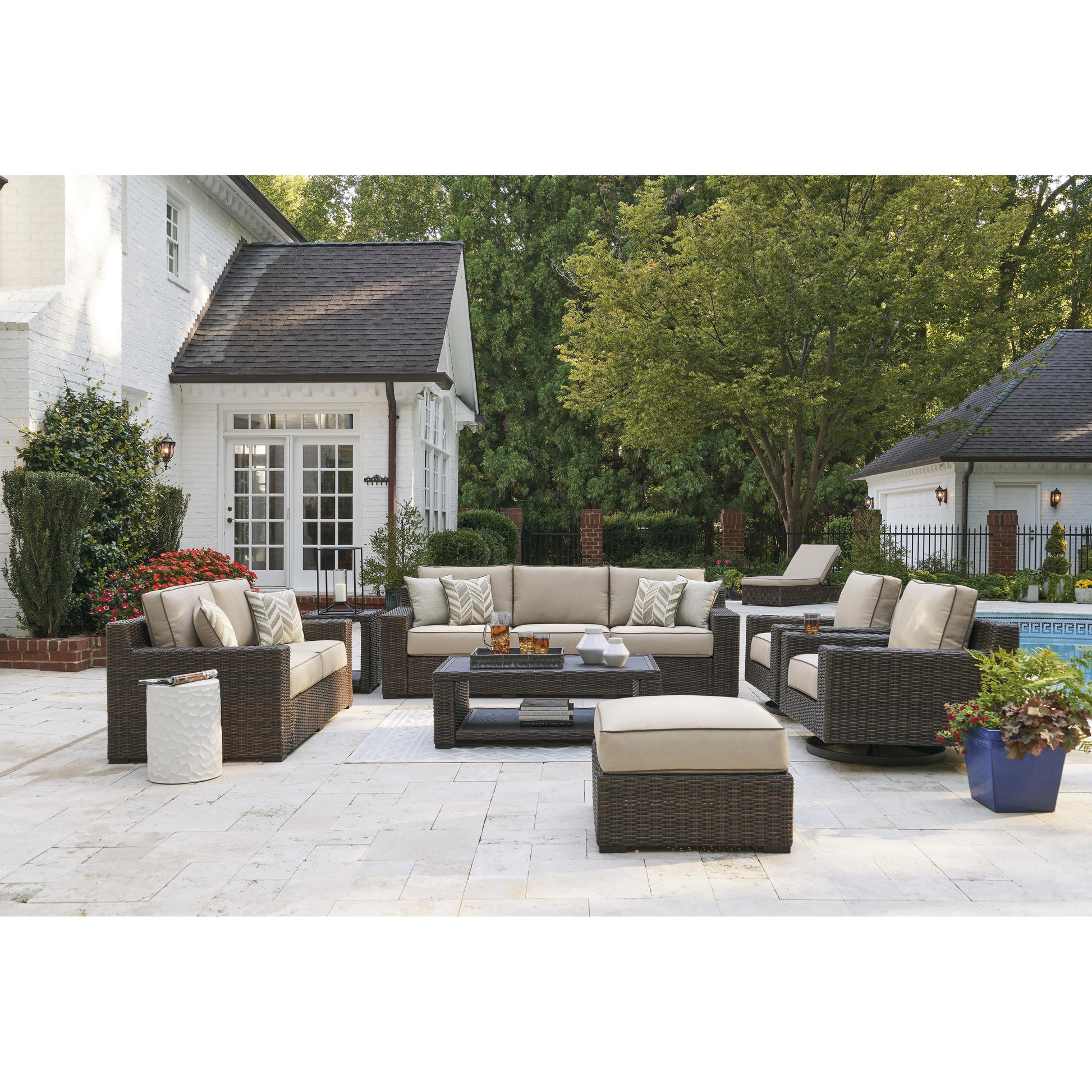 Signature Design by Ashley Outdoor Seating Ottomans P784-814 IMAGE 7