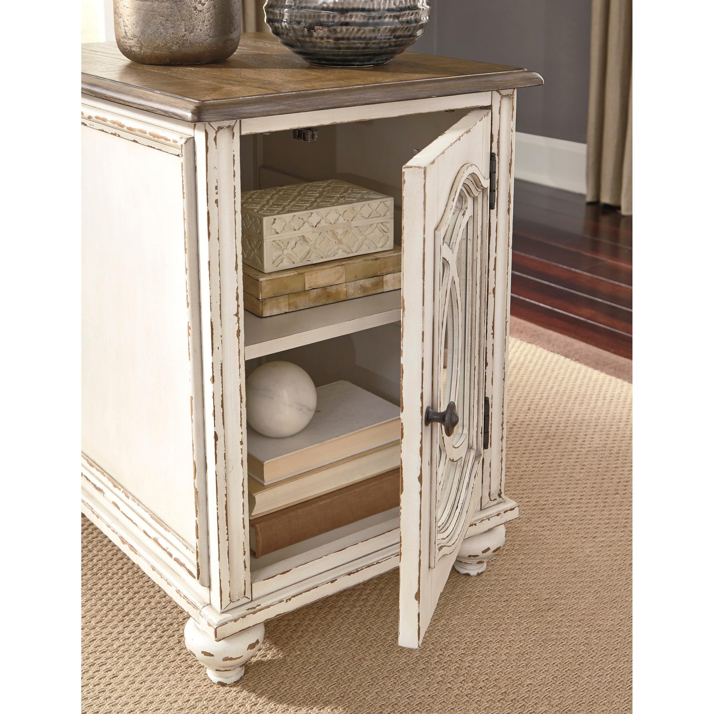  Signature Design by Ashley Realyn T743T2 Coffee Table and 2 End Tables IMAGE 7
