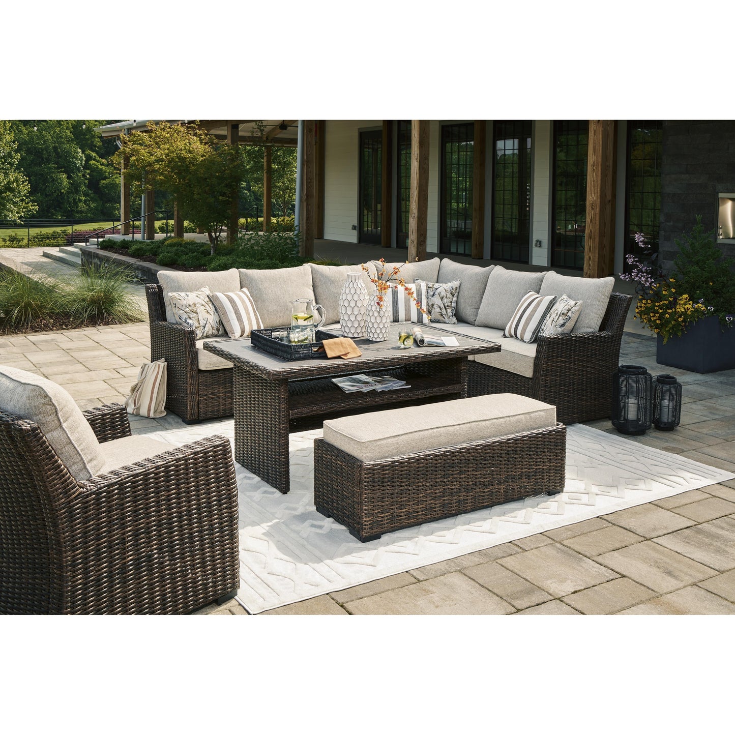 Signature Design by Ashley Outdoor Seating Sets P465-822 IMAGE 9