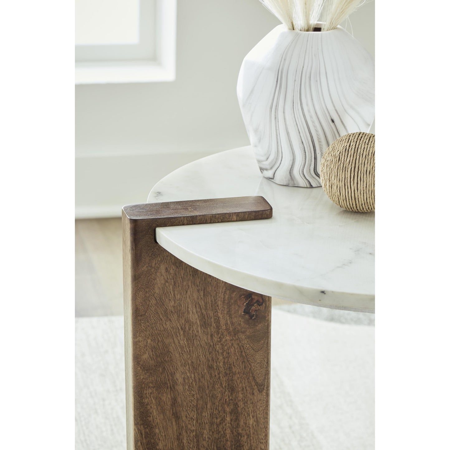 Signature Design by Ashley Isanti End Table T652-6 IMAGE 5