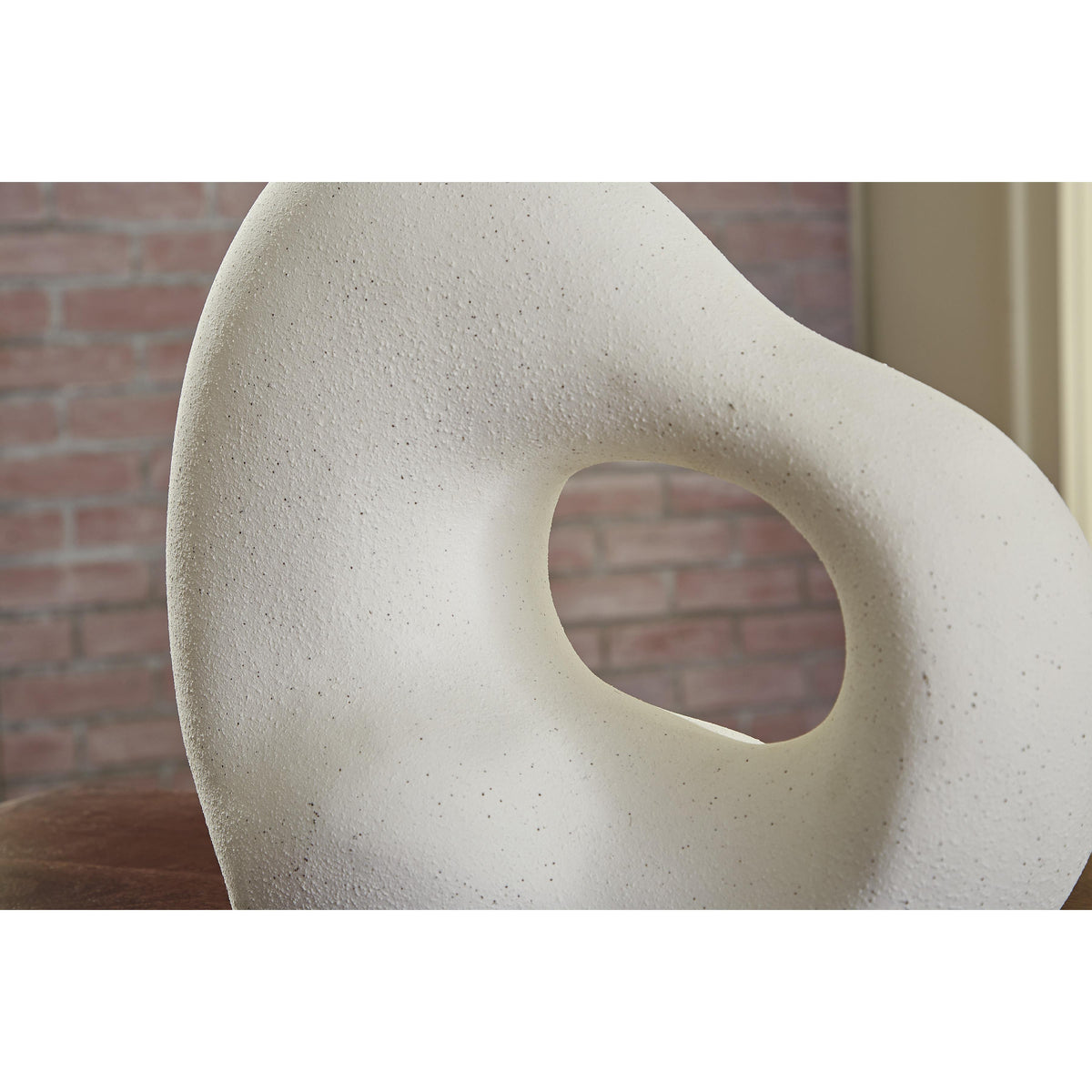  Signature Design by Ashley Arthrow A2000649 Sculpture IMAGE 4