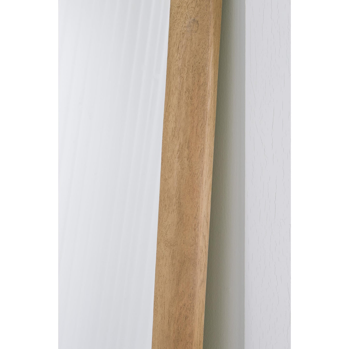 Signature Design by Ashley Dairville A8010323 Floor Mirror IMAGE 5