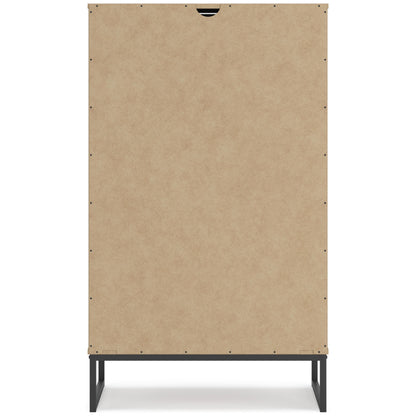Signature Design by Ashley Deanlow EB1866-245 Five Drawer Chest IMAGE 5
