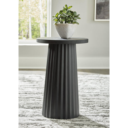 Signature Design by Ashley Ceilby A4000603 Accent Table IMAGE 2