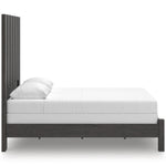  Signature Design by Ashley Fraluna B3370B2 Queen Panel Bed IMAGE 3