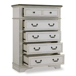 Signature Design by Ashley Blendon B747-46 Five Drawer Chest IMAGE 2