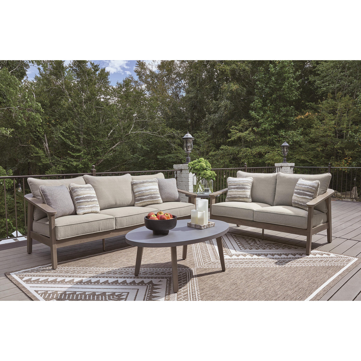  Signature Design by Ashley Harmony Headlands PCP428-706 Round End Table IMAGE 5