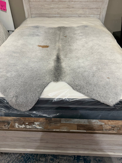 Authentic Cowhide Rug | Sunshine Cowhides #47974 Small