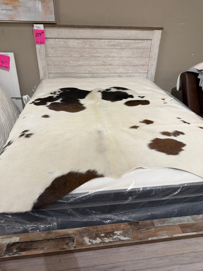Authentic Cowhide Rug | Sunshine Cowhides #47935 Small