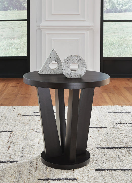 Signature Design by Ashley Chasinfield End Table T458-6