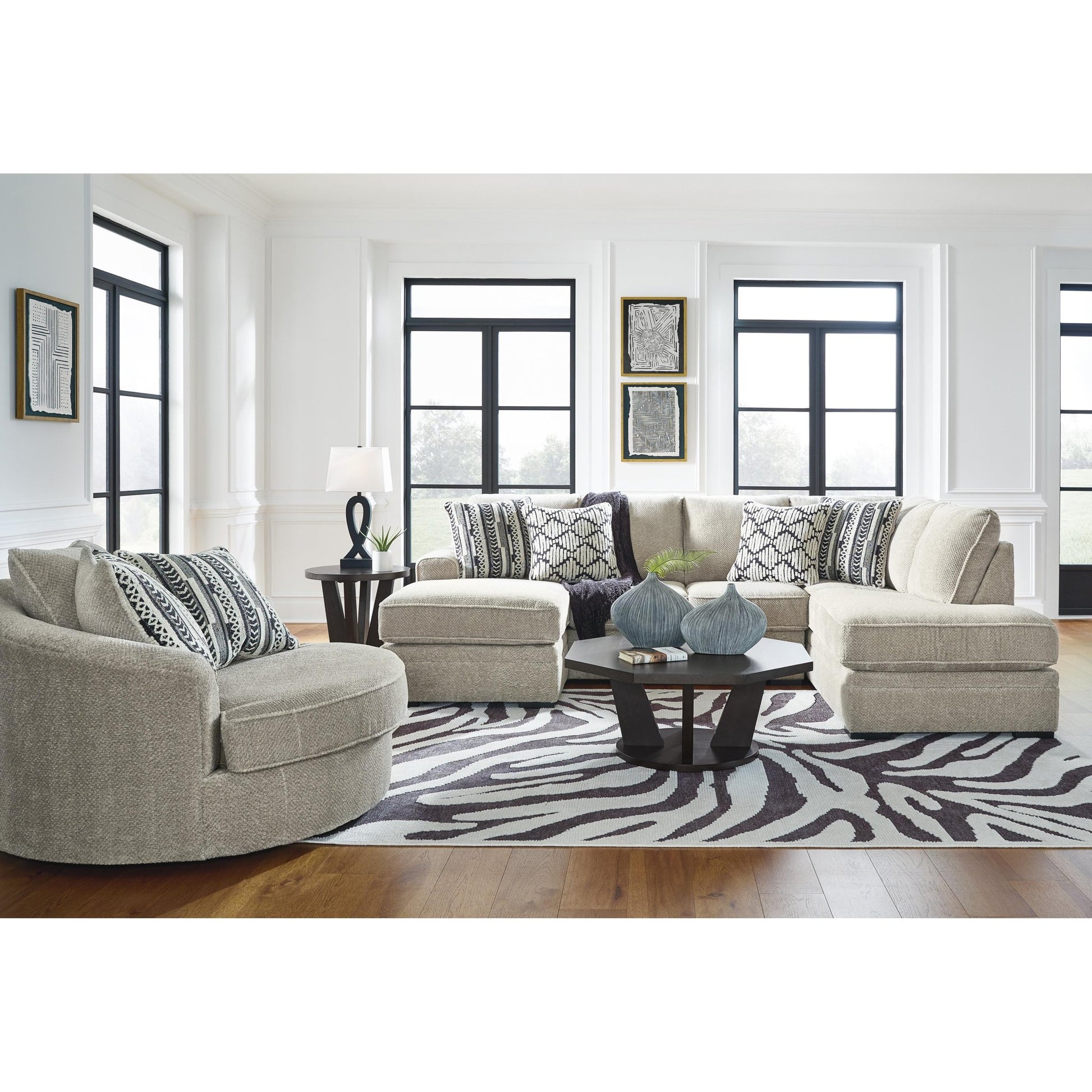 Benchcraft Calnita 2050221 Oversized Swivel Accent Chair - American Furniture of Slidell
