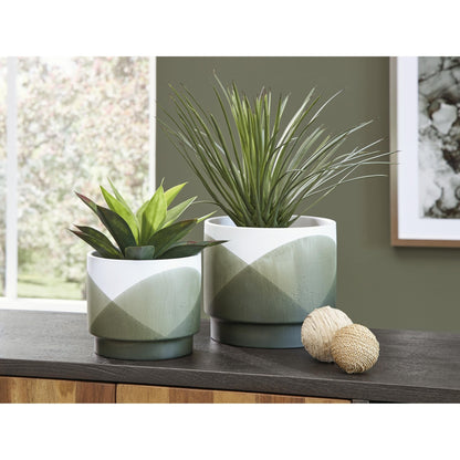 Signature Design by Ashley Ardenridge A2000579 Planter Set - American Furniture of Slidell