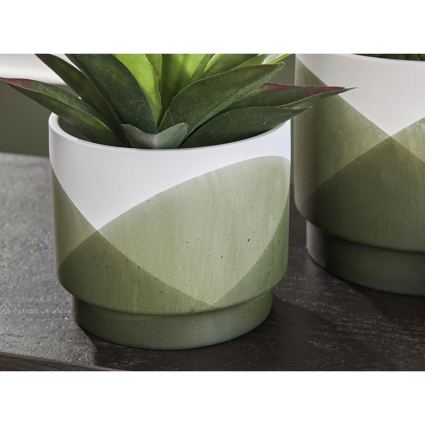 Signature Design by Ashley Ardenridge A2000579 Planter Set - American Furniture of Slidell
