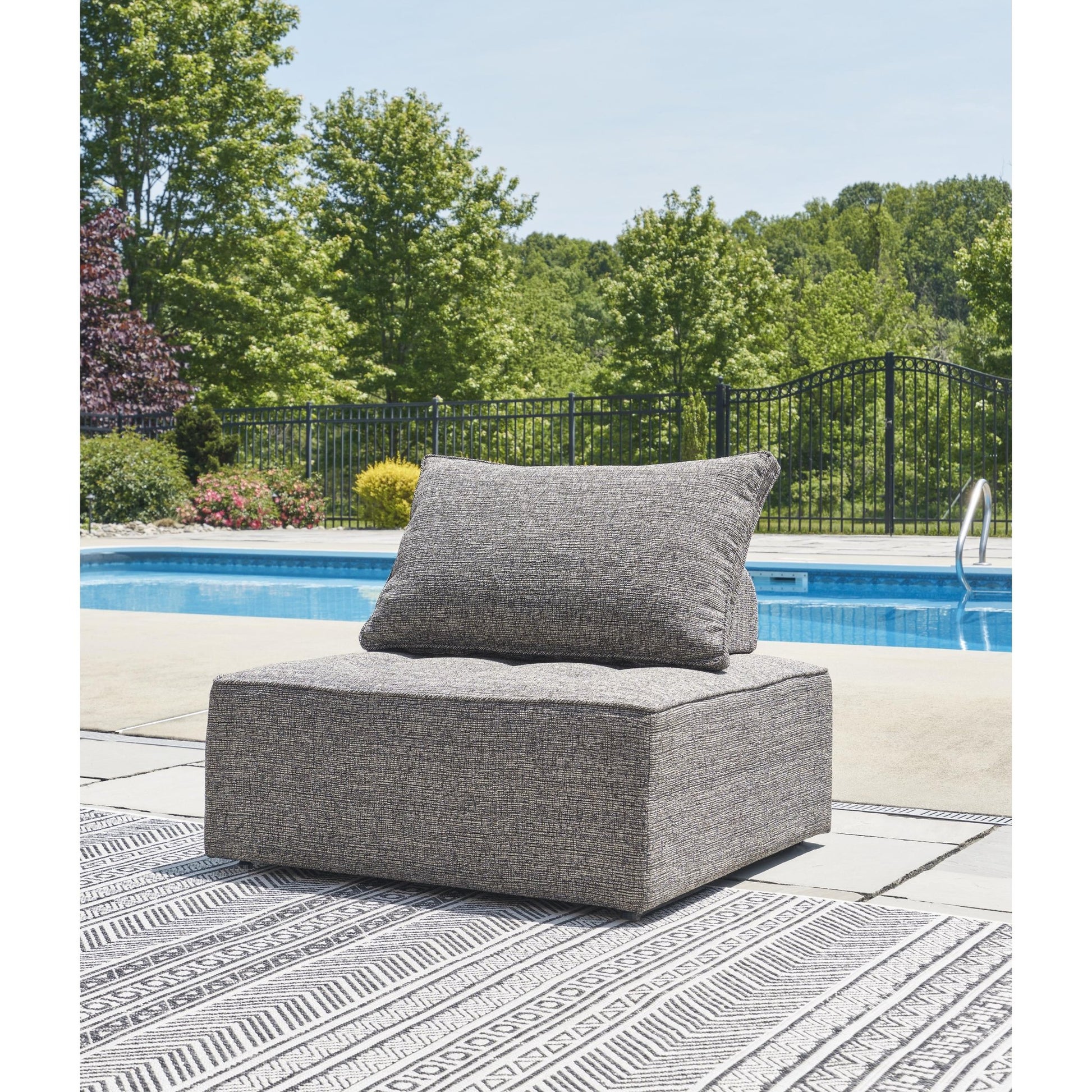 Signature Design by Ashley Bree Zee P160 - 821 Lounge Chair with Cushion - American Furniture of Slidell