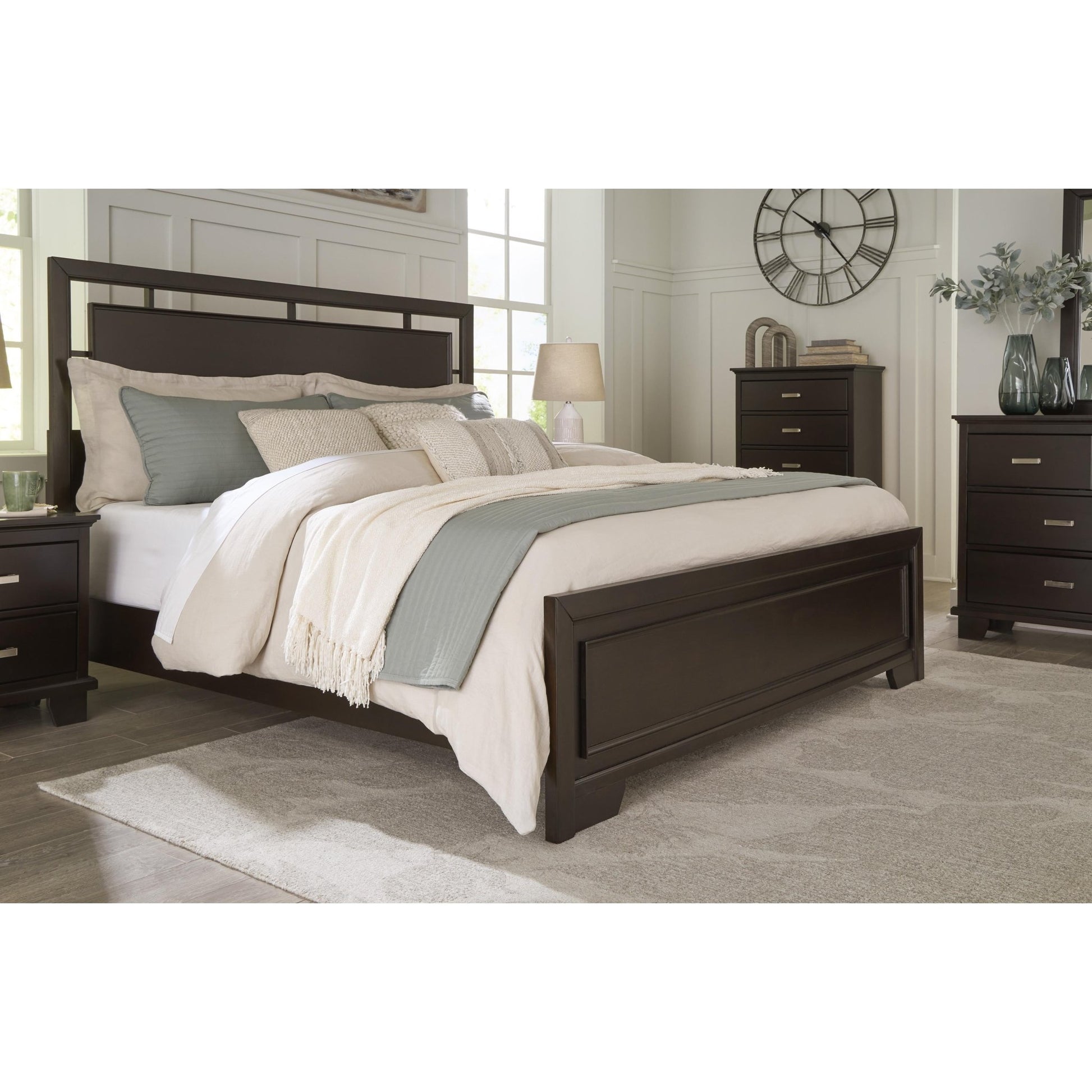 Signature Design by Ashley Covetown B441B8 King Panel Bed - American Furniture of Slidell